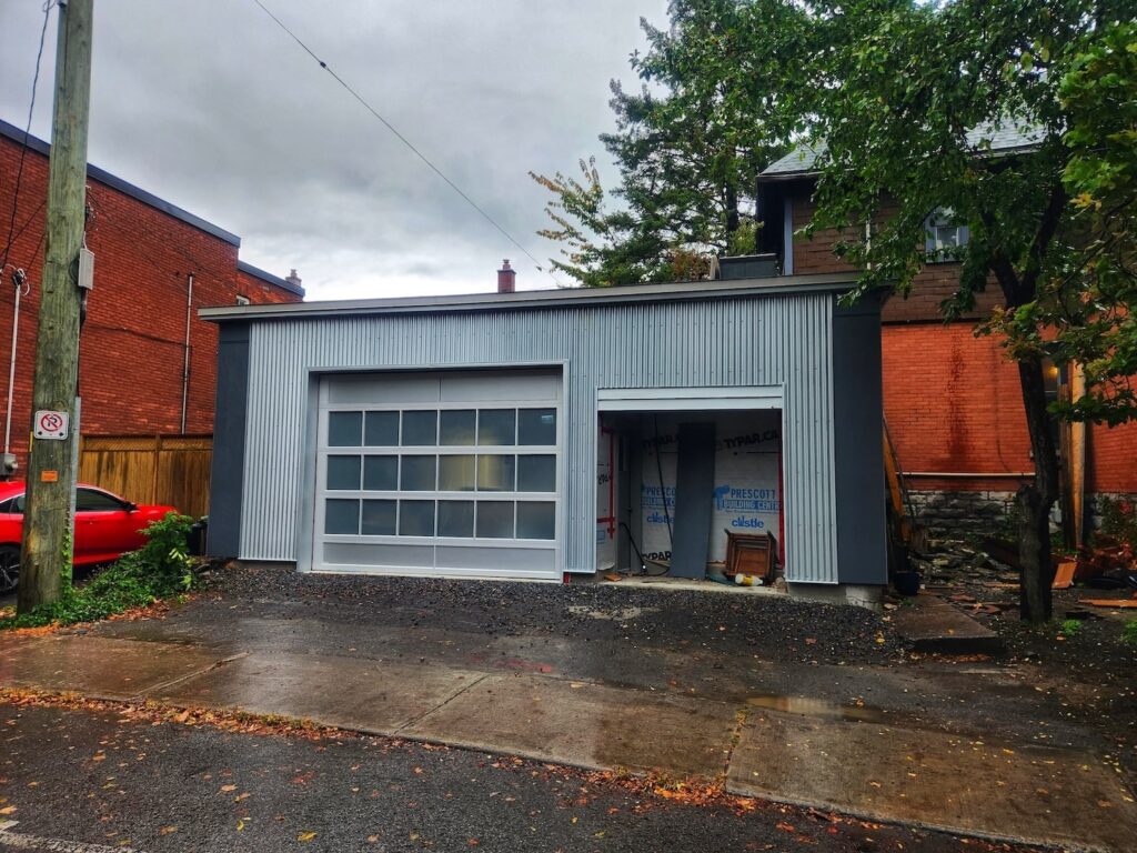 Ottawa ON, Corrugated and Hardie Panel